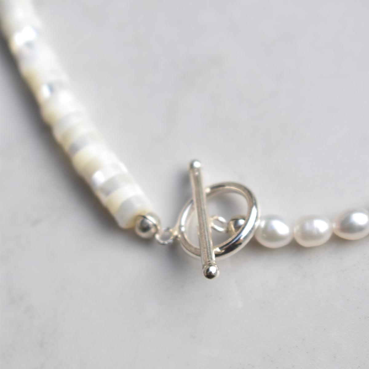 Bella Necklace – Mother of Pearl